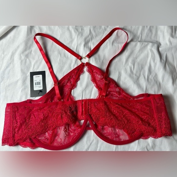 NWT Fredericks of Hollywood Red Lovers Floral Lace Bra & Thong Panty 2pc - Picture 5 of 7